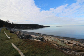 Lopez Island Agate Beach Waterfront Home